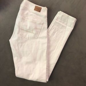 White American Eagle Skinny Jeans